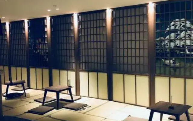 Splendent Holiday Hotel