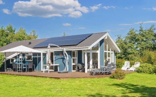 Serene Holiday Home in Juelsminde near Beach