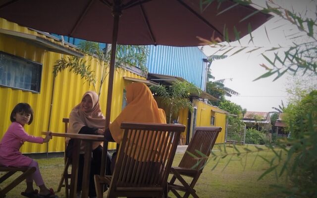 Aviano Syariah Backpacker Hotel