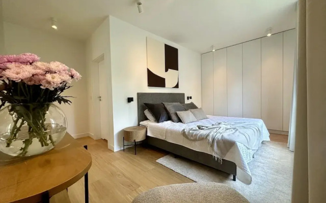 Wola Apartment by Renters Prestige
