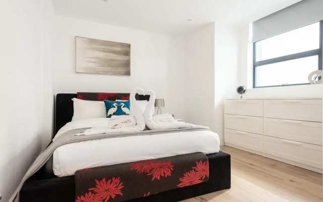 Platinum Apartment in Central Camden 9984
