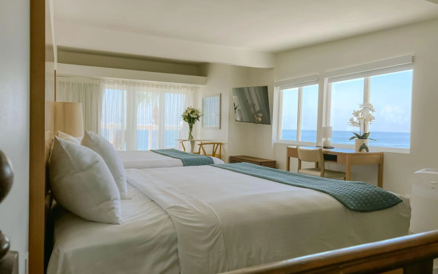 Capri Laguna on the Beach