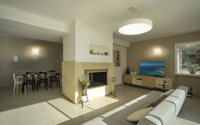 Villa Torricella Pool and Sunny Garden