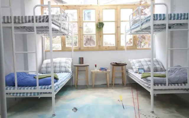 Time Travelers Relax Hostel