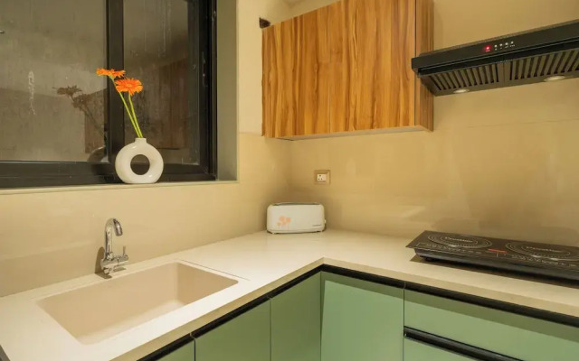 ELIVAAS Kamerios Verano 1 BHK with Pool