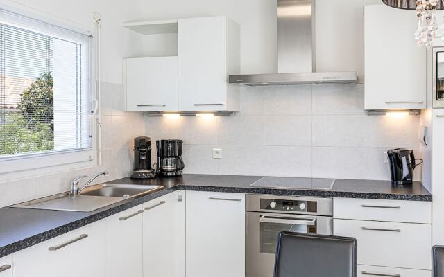 Luxurious, attractively furnished villa, 800 m. from the sea