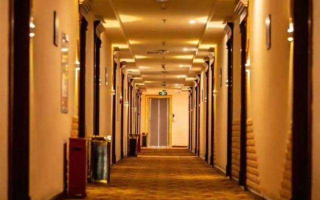 Royal Hotel