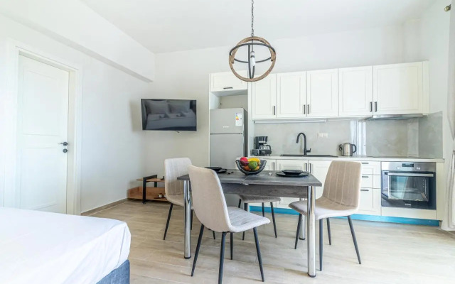 Elegant Suite 1 Near the Beach