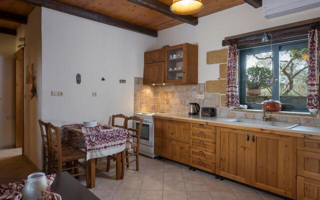 Athina Traditional Villa | Stalos