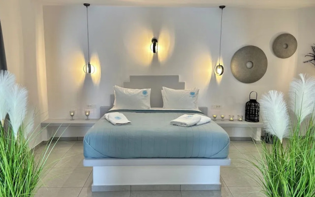 Santorini Miracles Suites, Adults Only