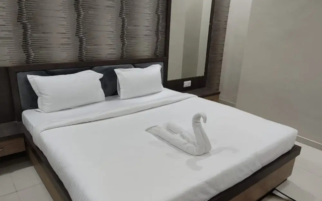 Hotel Grand Royal