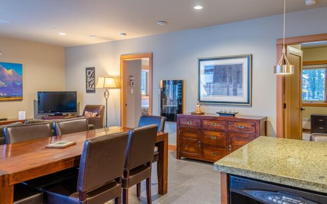 Kookaburra Lodge #301 By Bear Country