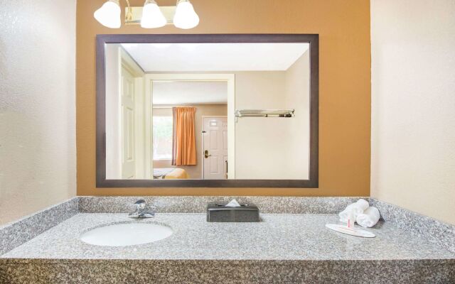 Red Roof Inn & Suites Marysville