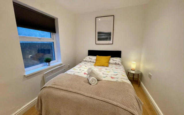 Bute Park Apartment w/ Heating + Private Bathroom