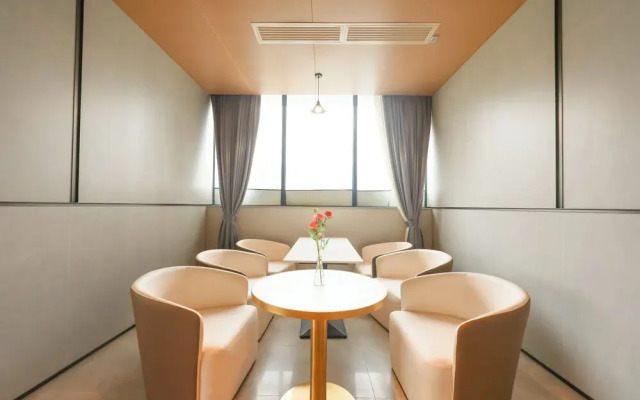 ECHIC Mercure (Guangzhou Baoneng Performing Arts Center Luogang Wanda Plaza)