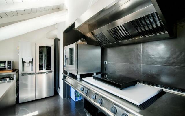 Exclusive Penthouse - by MyHomeInComo