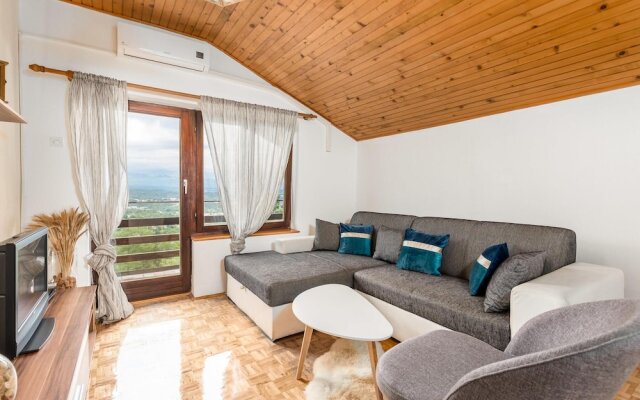 Stunning Home in Rukavac With Wifi, Outdoor Swimming Pool and 2 Bedrooms