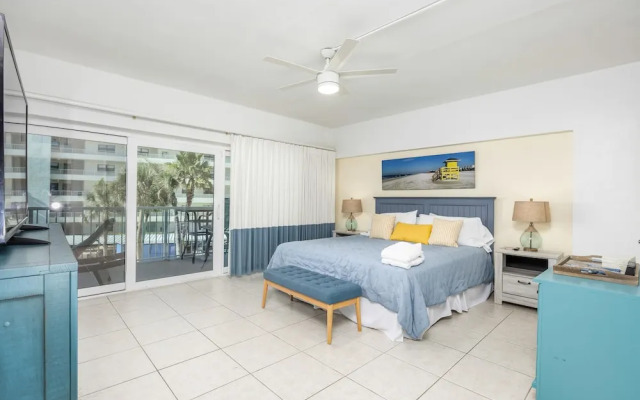 Jamaica Royale Beach View Tower by Beachside Management