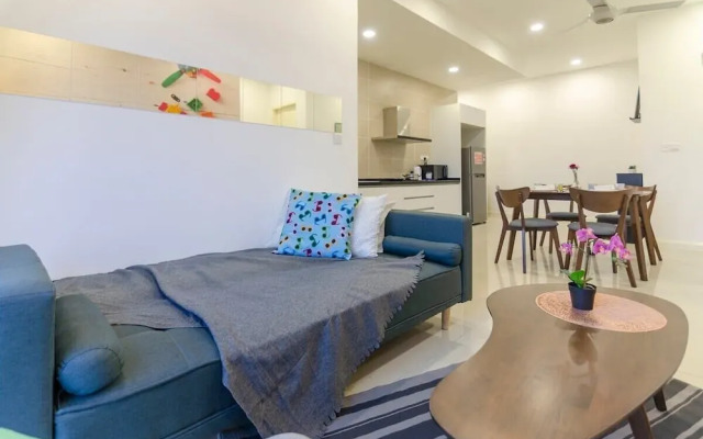 3BR D'pristine Suite Near Legoland, Stunning Views