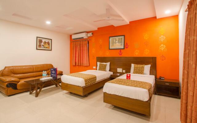 OYO 11400 The Down Town Suites