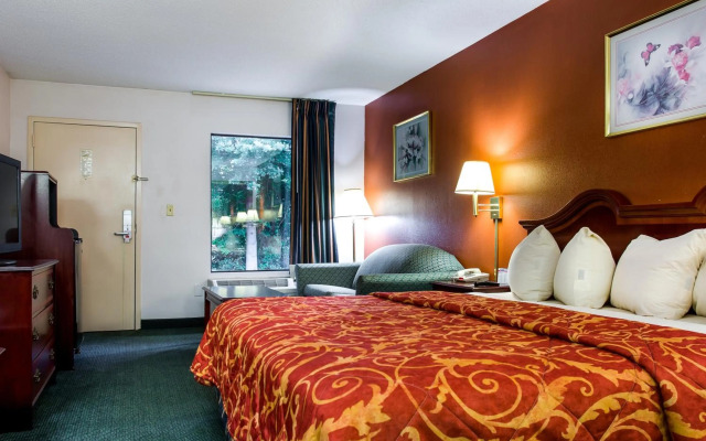 Econo Lodge South