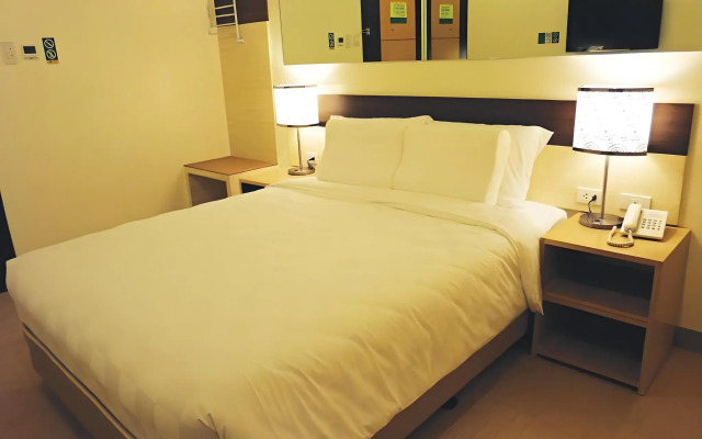 Go Hotels Otis - Manila
