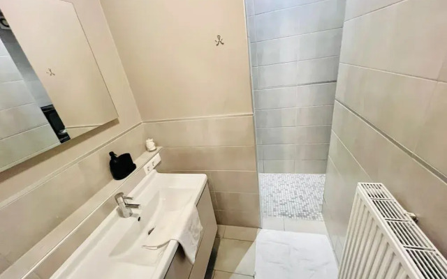 Chic one bedroom with parking&terrace