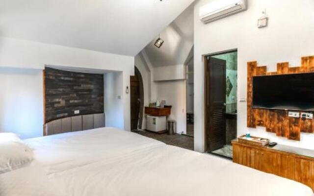 Mushroom Forest Guesthouse Camping Site