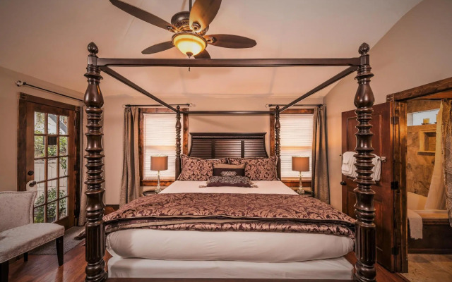Carriage Way Inn