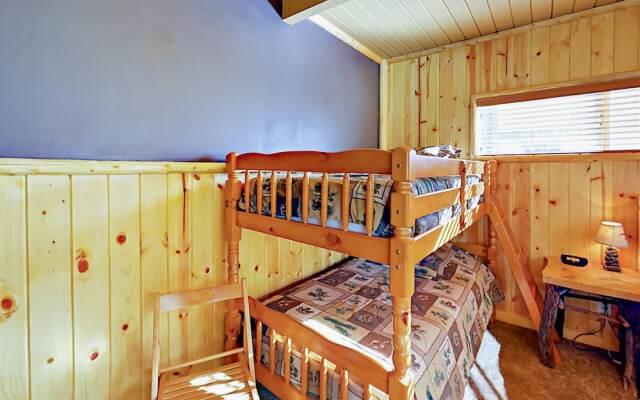 880 Edgemoor Rd Cabin