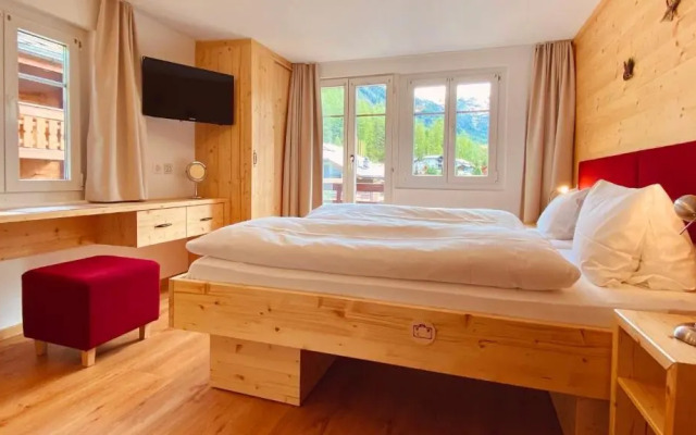 Julen Wendelin, Hotel Touring