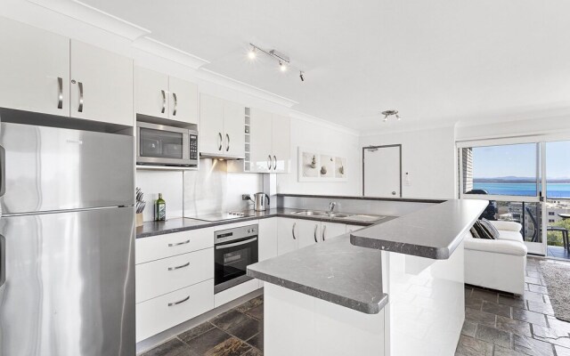 Sunset Towers, 14/25 Donald Street