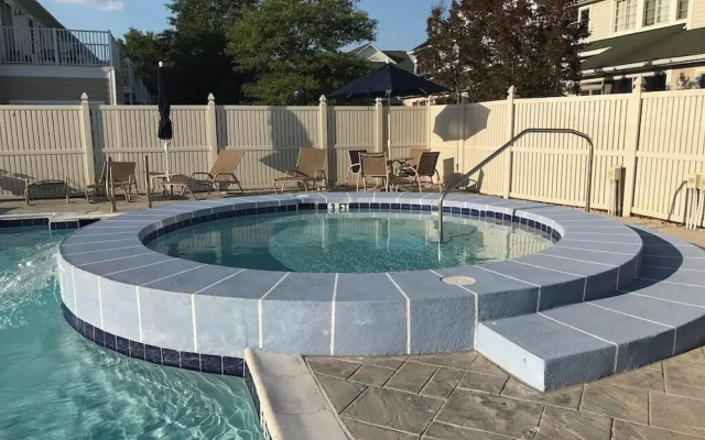 Sandy Bottom Circle 4103