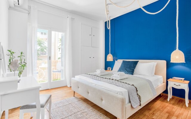 Head for Acropolis a Romantic Hideaway