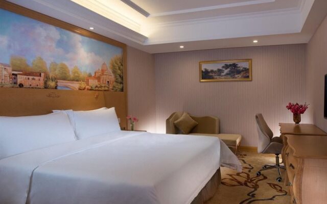 Vienna International Hotel (Shenzhen Bantian Huancheng South Road)