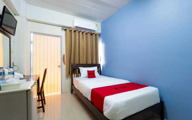 Reddoorz SI - FAH @ Bangsaen Hotel