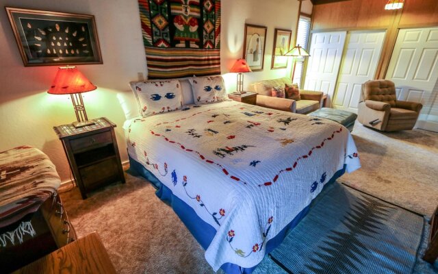 Villa de los Pinos 16 Rustic, Pet-friendly With Gorgeous Mountain Views by Redawning