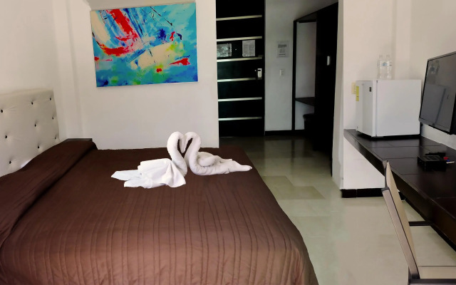 Hotel Plaza Playa - Near Playa del Carmen Main Beach