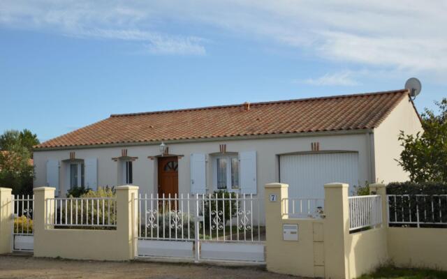 Quiet Holiday Home in Loire by the Sea