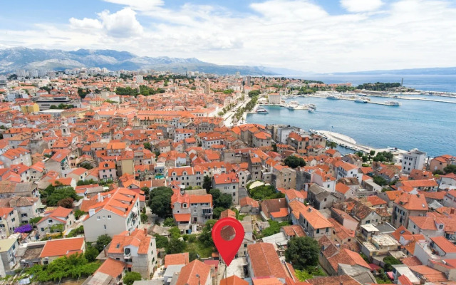 Elegant APT 5 min walk from Split center