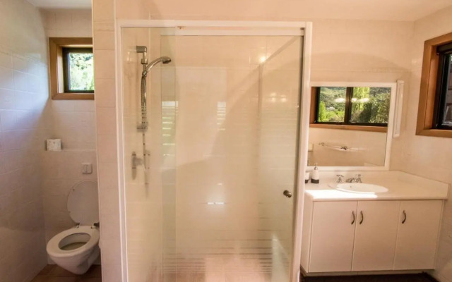 Tasman Hideaway - Marahau Holiday Home