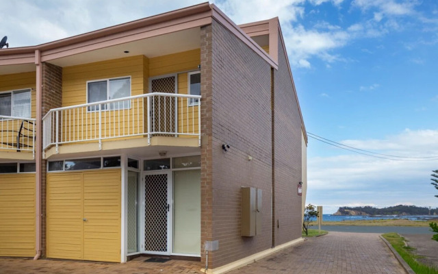 Retreat Beside The Beach - Unit One