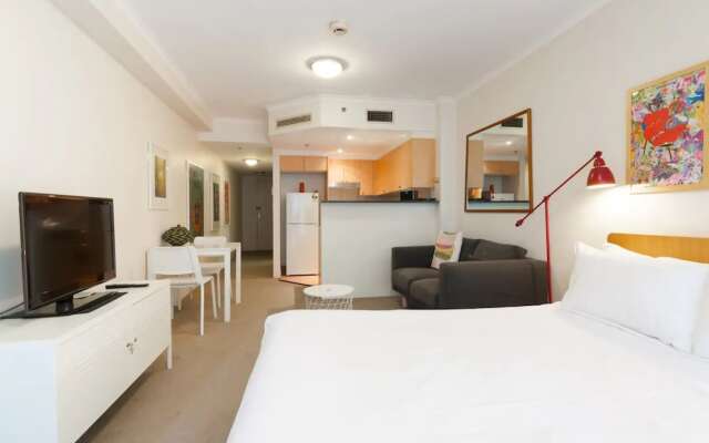 Amazing Studio with Pool in Central Sydney