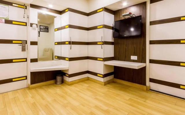 Fabhotel Sholas Residency I