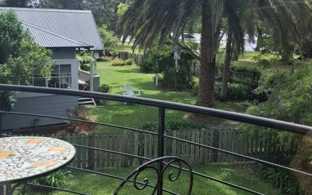 Wyreepi Carribean Chalet