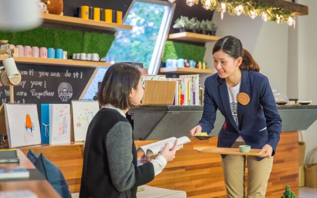 Sun Dialogue Hotel by Cosmos Creation