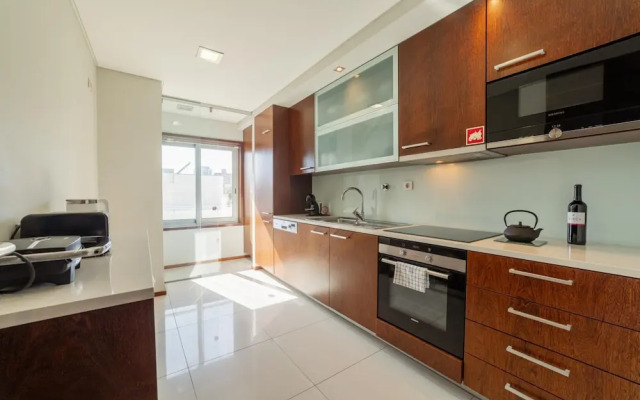 Modern Cedofeita by Homing