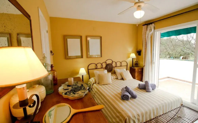 Suitur beachfront duplex with pool and sea views