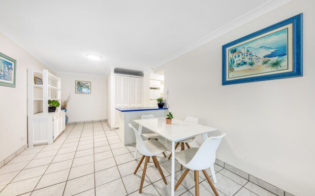 Elouera Tower Beachfront Apartments