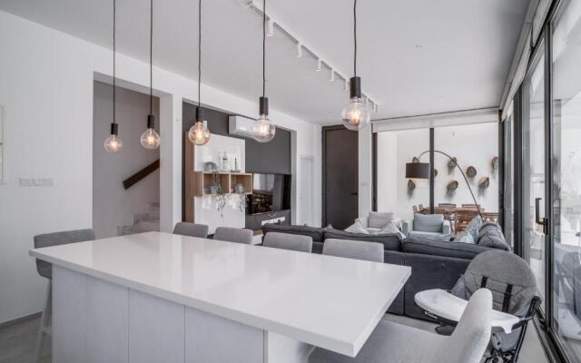SunnyVillas: 3BR New Villa☆Private Pool in Pernera - White Swan